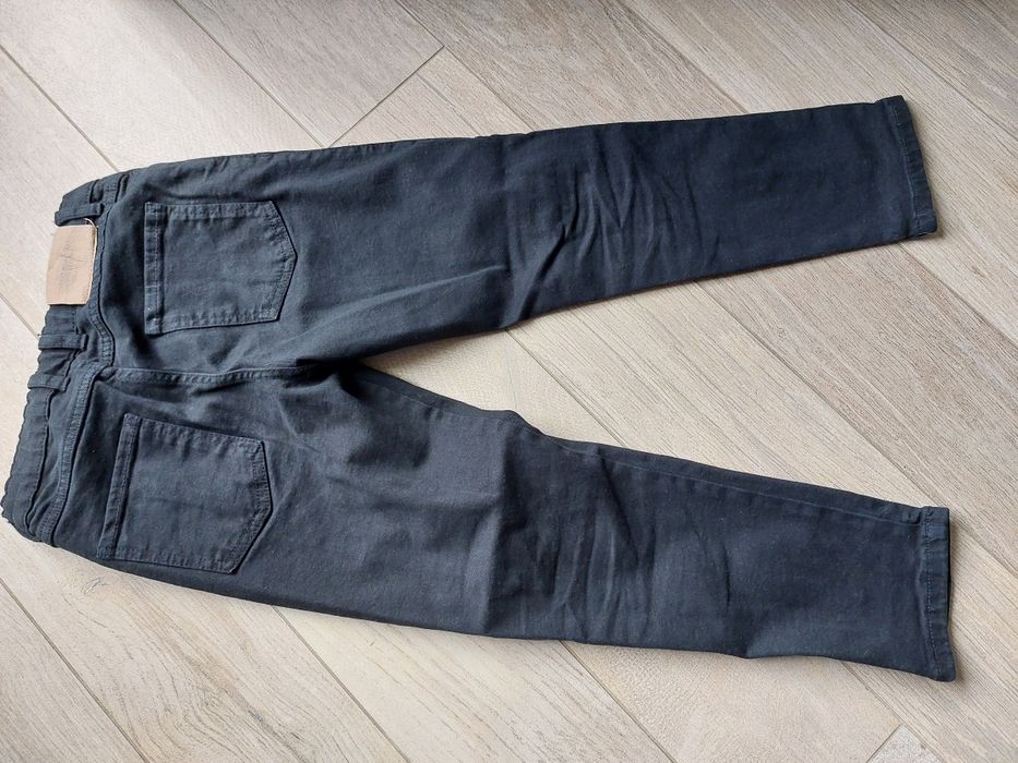Spodnie chłopięce czarne r. 128 ZARA