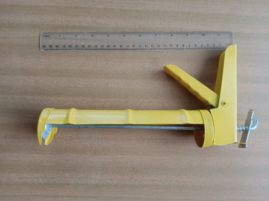 Pistolet, wyciskacz do silikonu