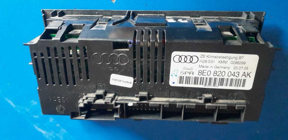 Panel sterowania klimatyzacji nawiewu Audi A4 B6 8E0'820043AK