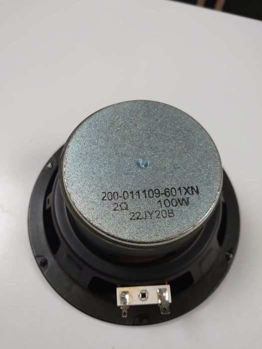 Мощный 16,5мидбам в трехполоску.2 ом. Yamaha