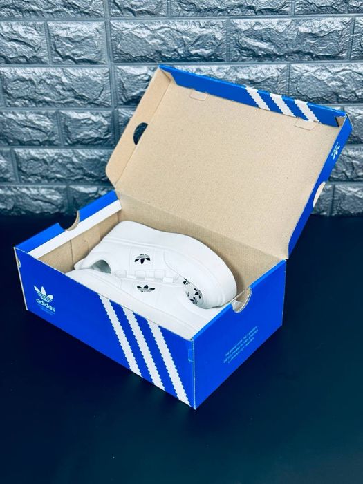 Кросовки на липучках 36 размер Адидас белые кожаные Кроссовки Adidas без шнурков Распродажа ! Идеальные в школу