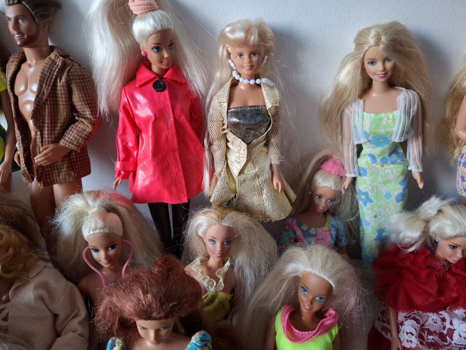 Grande lote Barbie Mattel anos 90 – +25 bonecas + Kelly/Tommy + roupa + sapatos + acessórios