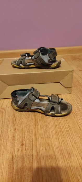 Sandały chłopięce firmy Kornecki rozmiar 24