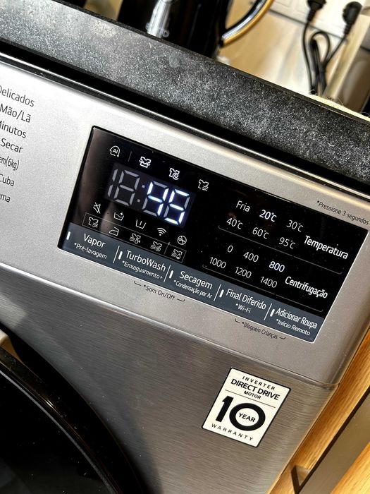 MAQUINA DE LAVAR E SECAR LG 10KG - Seminova - Quase nao usada