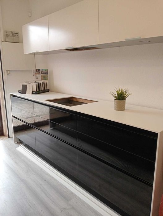 Móveis de cozinha de exposição com CORIAN