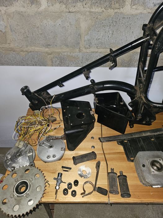 Części Romet Chart lampa wahacz kolo kanapa stopka licznik tlumik zmd