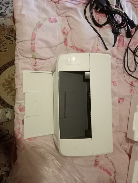 Продам прінтер HP Laserjet pro M15w