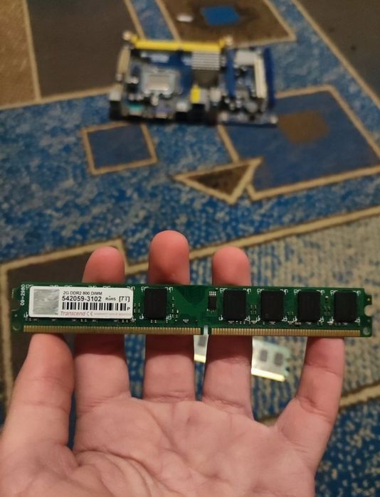 Ддр 2 800мхц 2гб і жосткий диск на 500гб