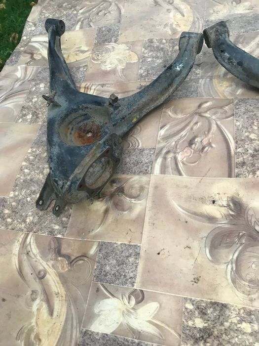 Задні речаги Форд сієра сідан