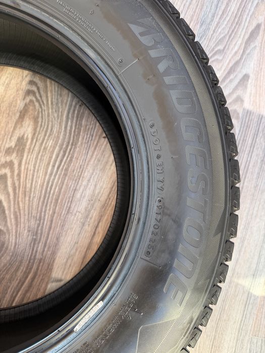 Шини Bridgestone 215/70/R16