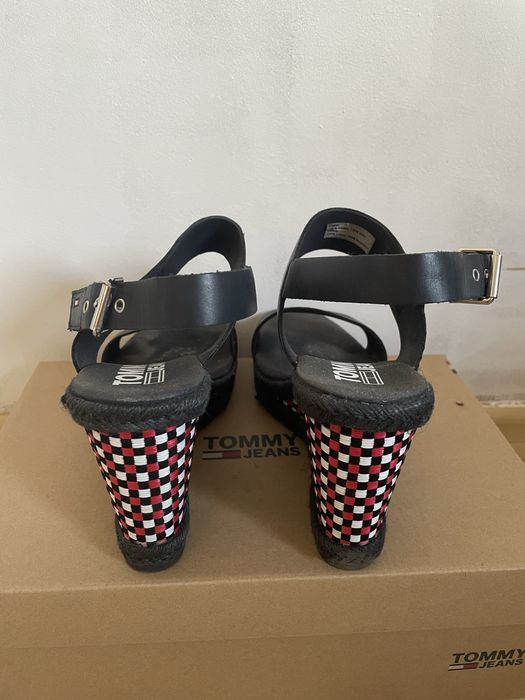 Sandały na koturnie Tommy Hilfiger