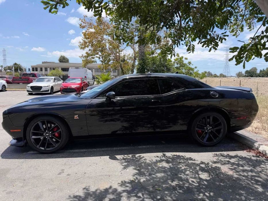 Dodge Challenger      2020