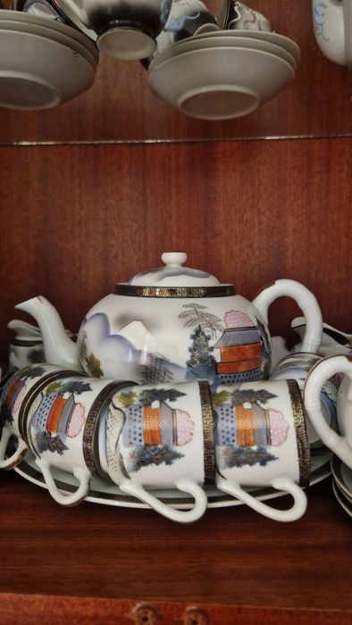 Conjunto de chá japonês antigo com geisha escondida (15 peças)