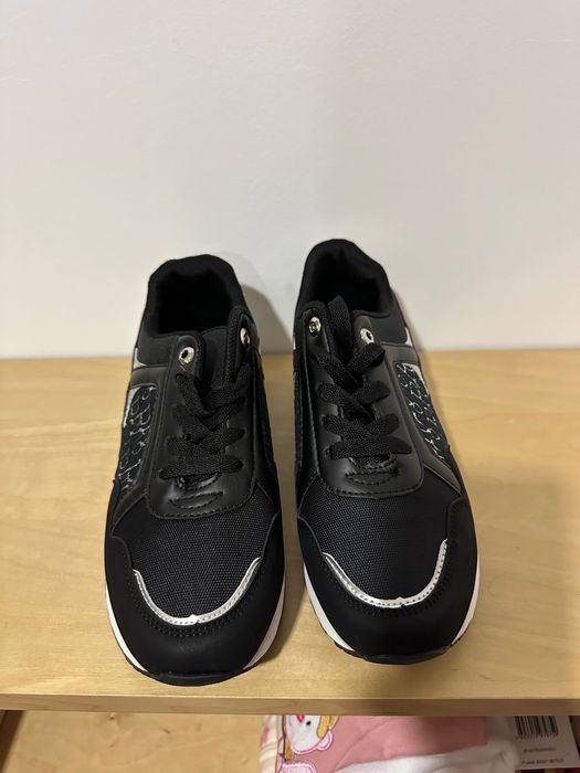 Sapatilhas Preto / Prateado Novas 39