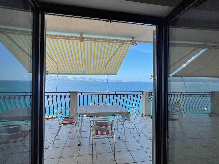 Chorwacja OMIŠ apartament z widokiem na morze blisko plaży