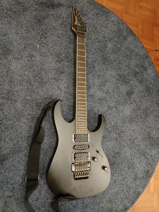 VENDA URGENTE Guitarra Ibanez para desocupar