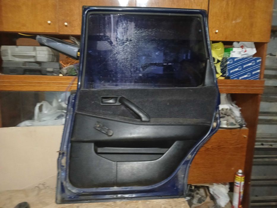 Двери на пассат б3