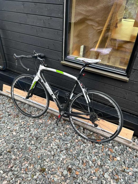 Vipera Race 9 Karbon. Ultegra i DuraAce - około 7.3kg wagi.