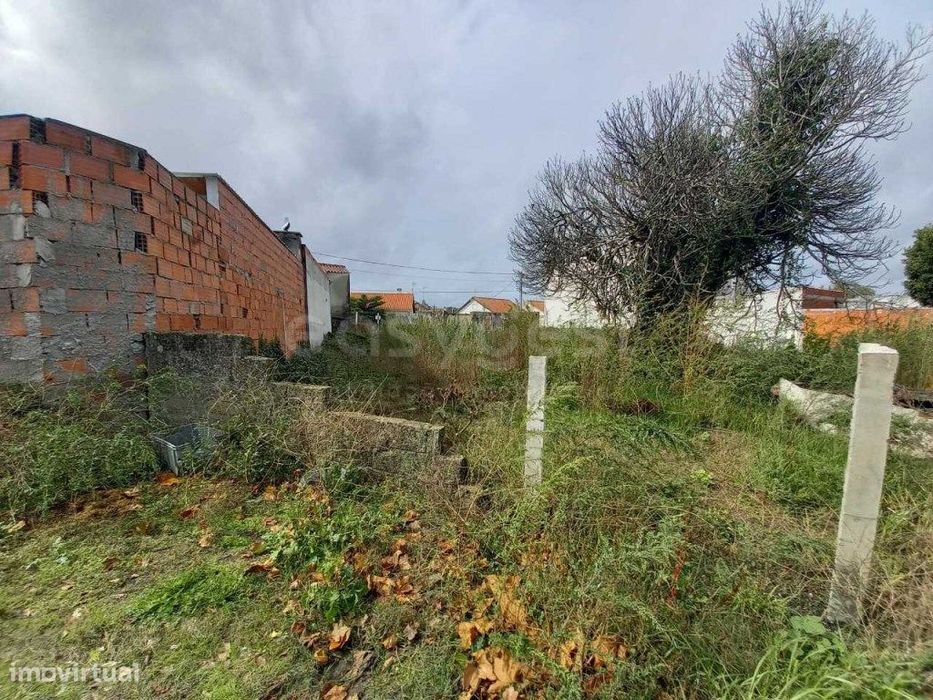 Terreno Misto - Marinha Grande - com Capacidade Construtiva
