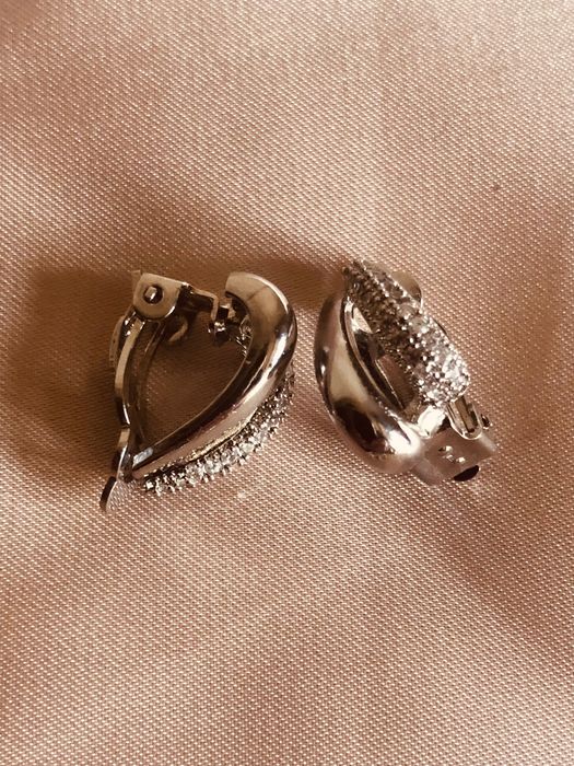 Brincos vintage com pedra super elegantes