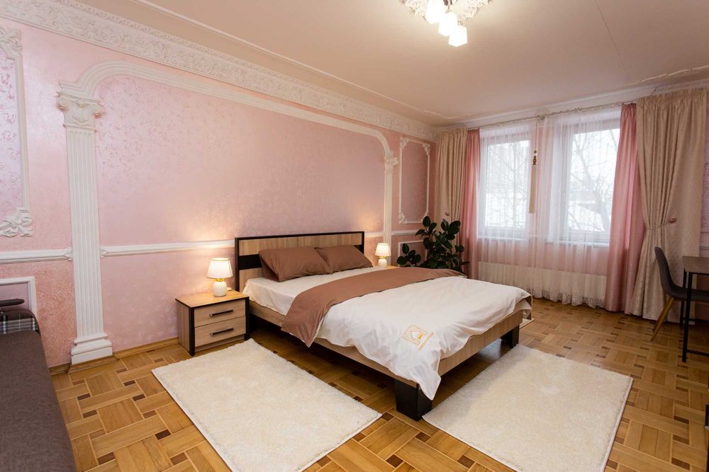 Центр. Вул. Липова. З кімнати. Звітні документи. Квартира подобово