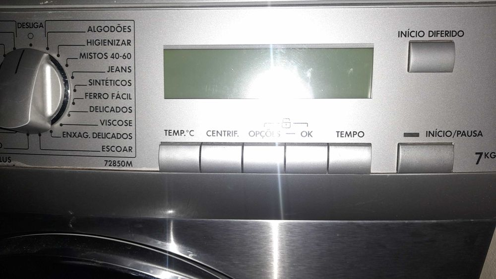 maquina de lavar  roupa AEG 7 quilos 1200 rpm para desocupar 175€