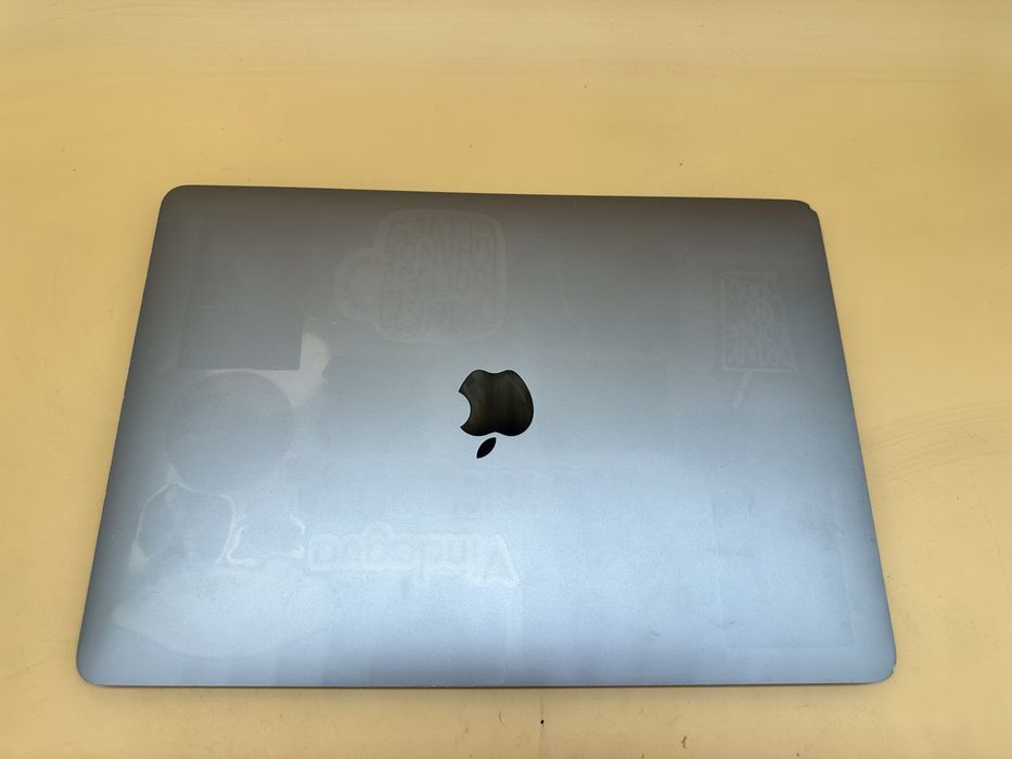 Macbook air 2020 m1 ! 256gb 80 циклів стан на фото