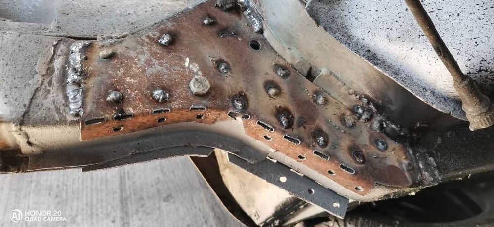 Підсилювачі передніх лонжеронів ВАЗ 2101-2107