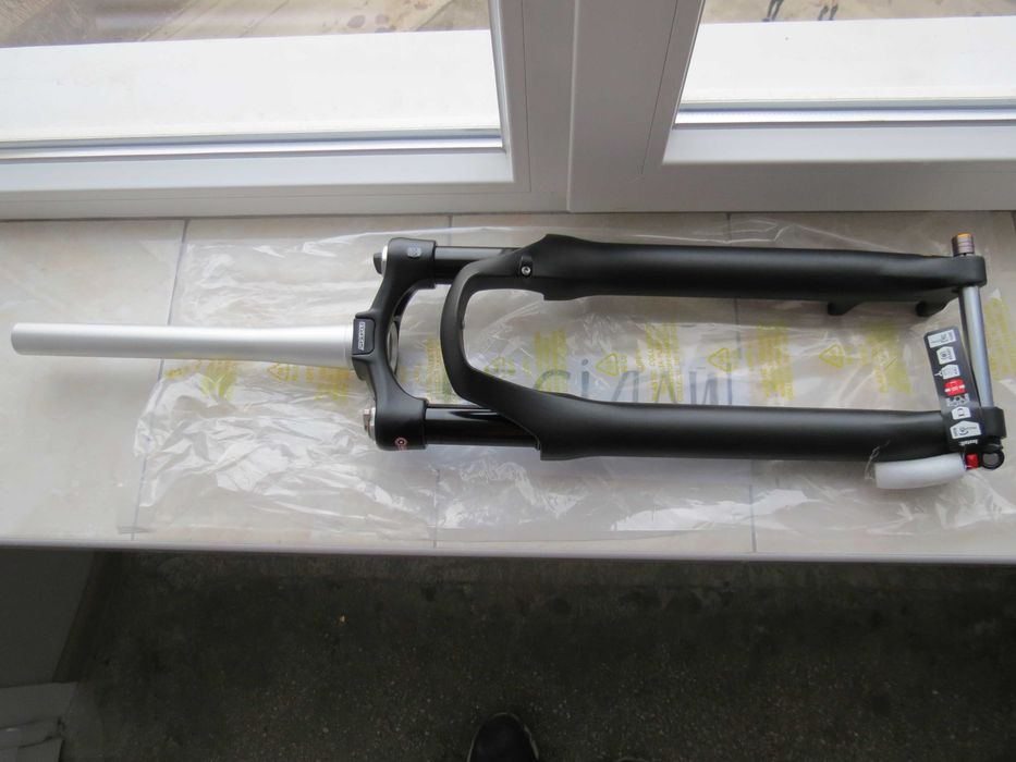 Вилка велосипеда с осью Sr Suntour SF18 MOBIE25 Coil Lo R DS матовая