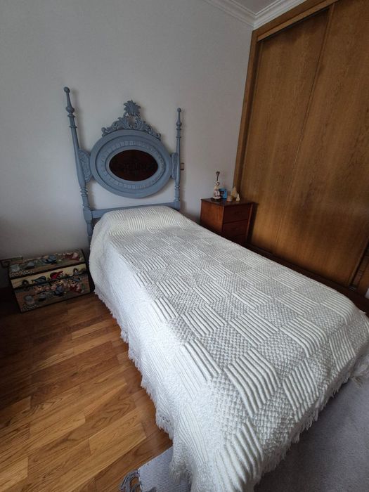 Cama solteiro sem colchão