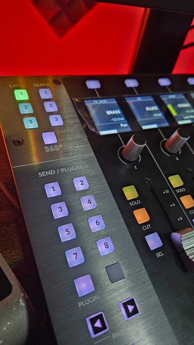 SSL UF8 Controlador de DAW c/ 3 anos de GARANTIA