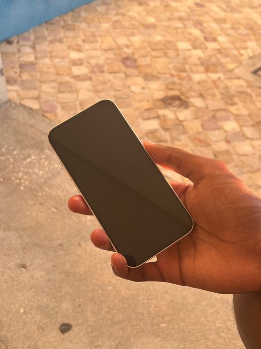 iPhone 14 128 GB – Luz das Estrelas (Starlight) | Como Novo | Único Dono