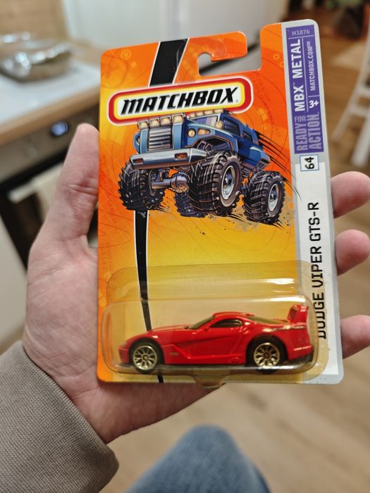 Matchbox dodge viper gts-r ready for action 64 rocznik 2005