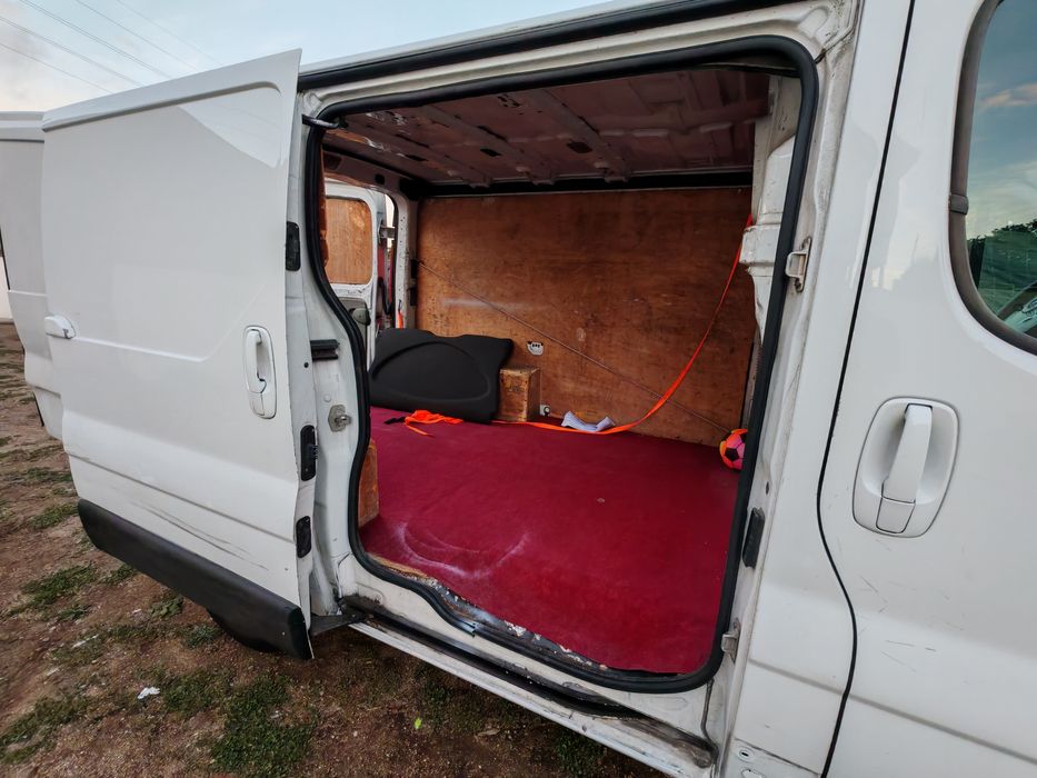 Opel Vivaro F7 2.0 CDTI (3 Lugares) - Caixa Fechada