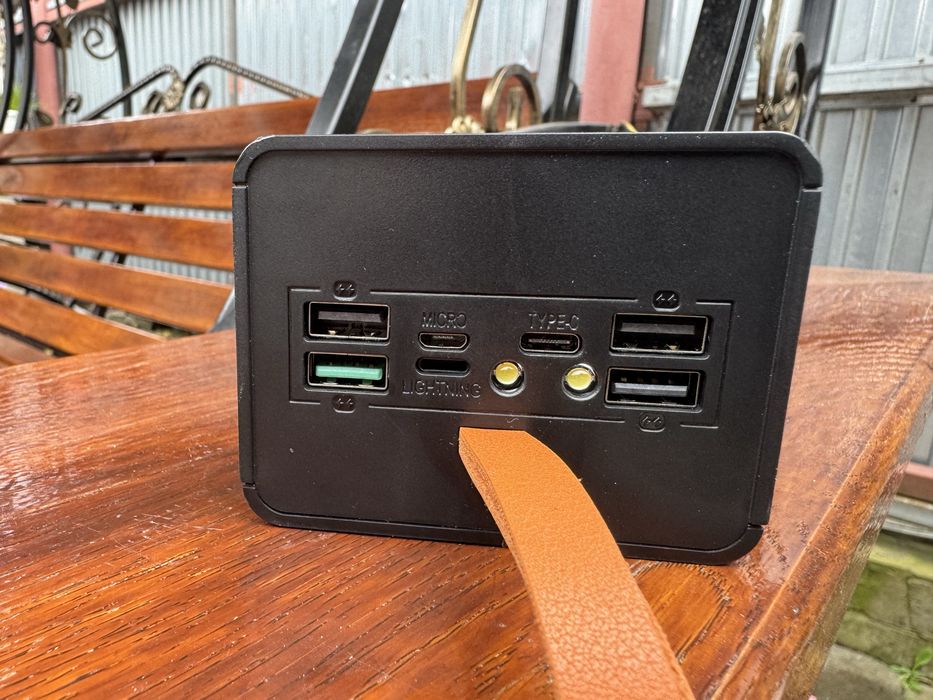 Потужний павербанк 42000mAh + ліхтар + швидкісна зарядка
