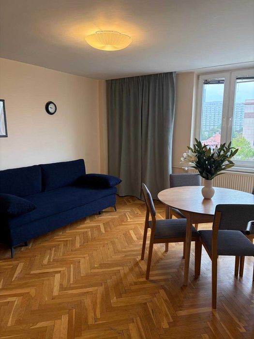 Wynajmę dwupokojowe mieszkanie (52 m2) w ścisłym centrum Warszawy