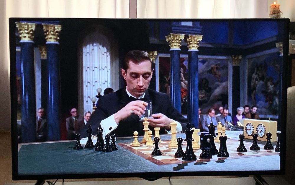 585zł Używany 48 CALI TV Panasonic LED Netflix + Kabel HDMI + Uchwyt