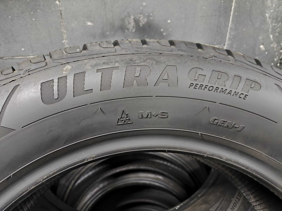 Шини бу 215/65 R17 Goodyear Ultra Grip Perfoemance Cen-1 Комплект Зима