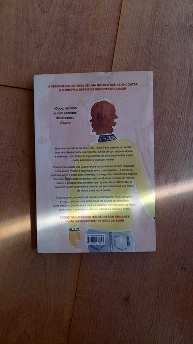 Livro Comer e Amar em Paris capa Mole