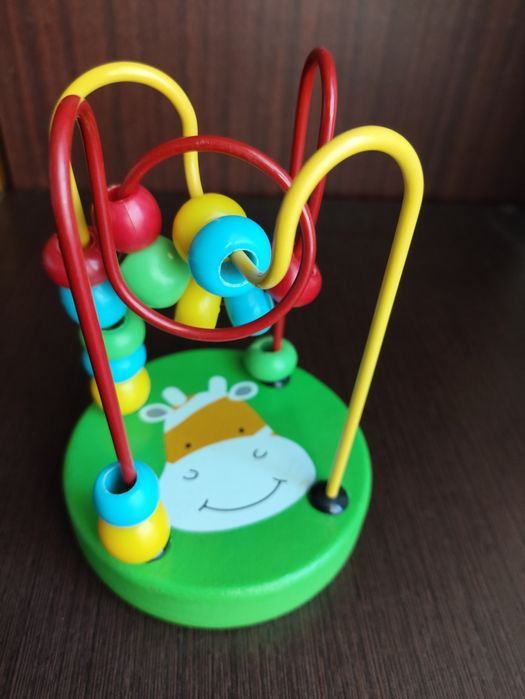 Дитяча іграшка бізі-лабіринт.