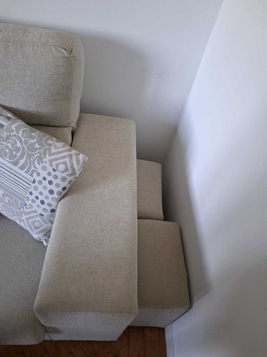 Sofá Chaise Longue bege com Cama e 2 Bancos