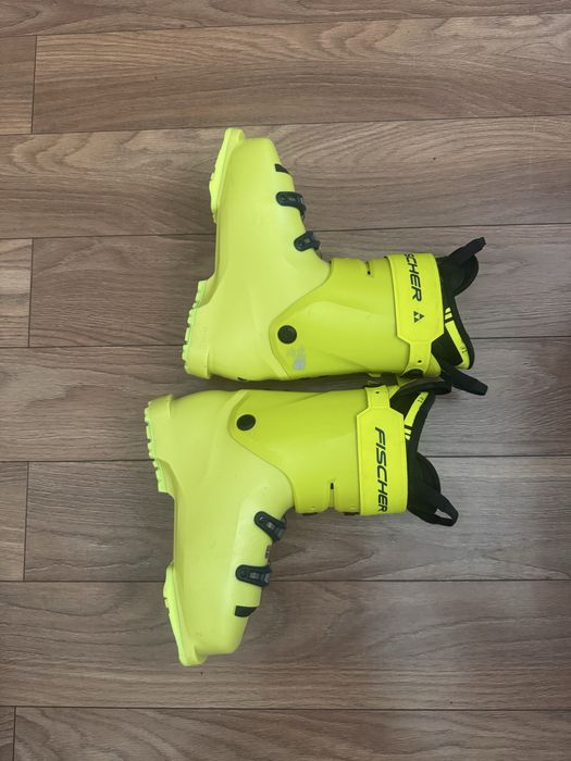 wyczynowe buty narciarskie Fischer RC4 130 MV BOA