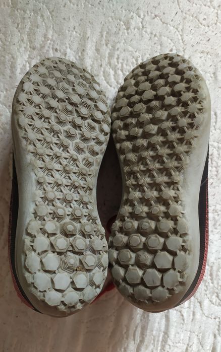 Buty piłkarskie Kipsta do piłki nożnej halowej 32 rozmiar