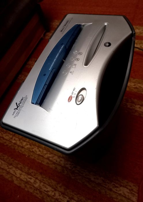 Шредер, пристрій для знищення документів