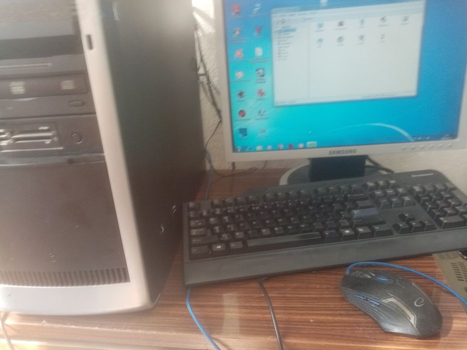 Komputer stacjonarny PC retro