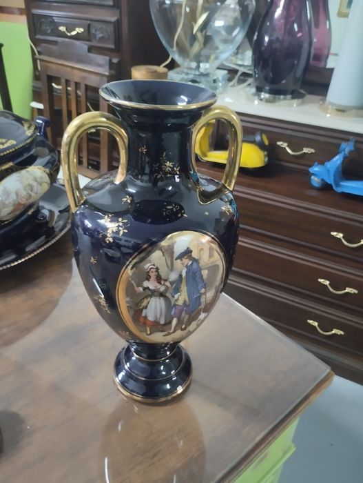 Peça decorativa em porcelana