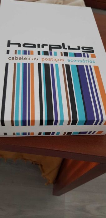 Peruca com pouco uso de cabelo humano