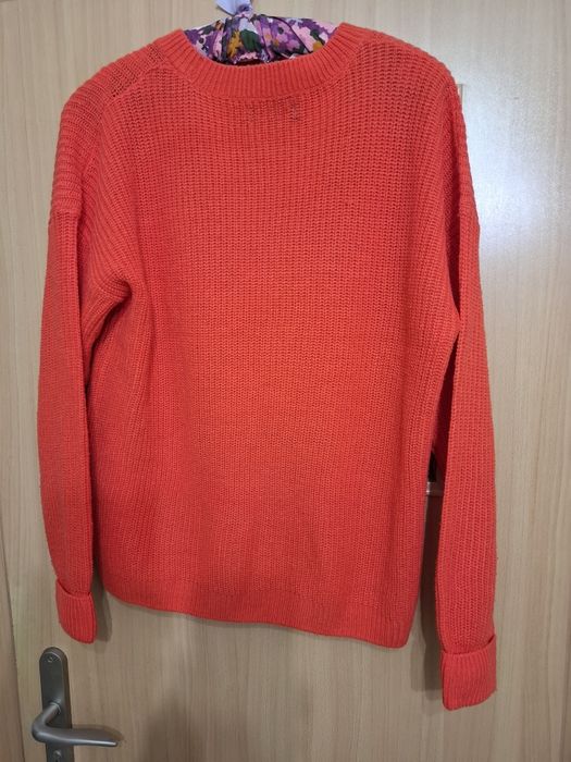 Czerwony sweterek rozmiar 40
