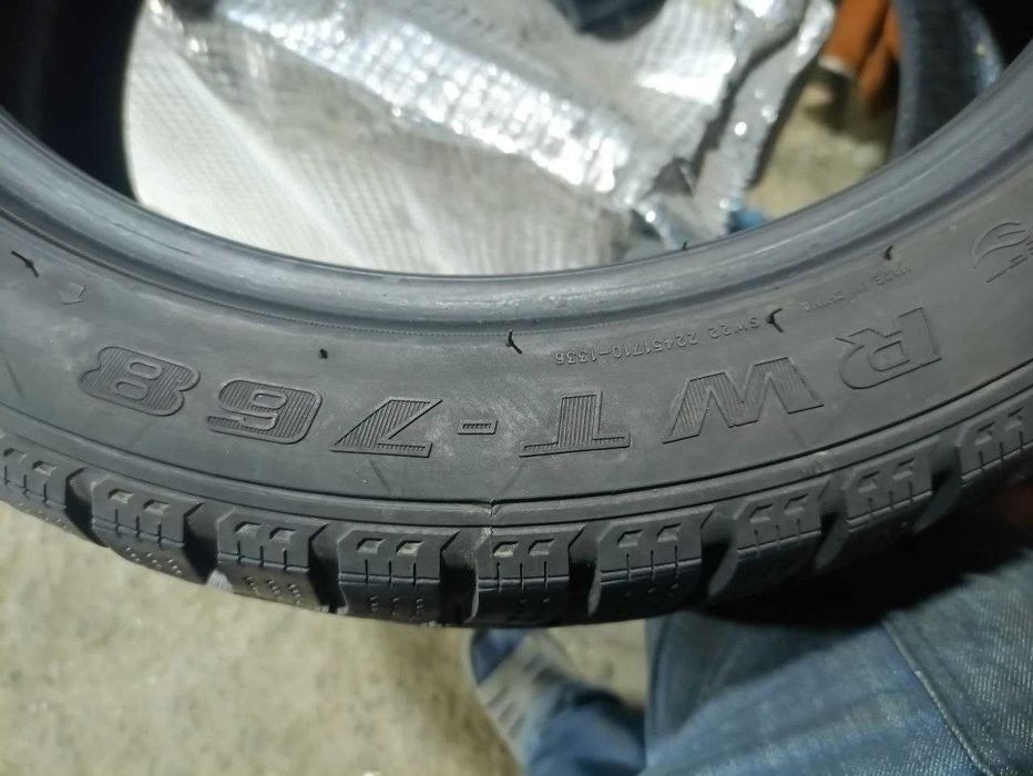 *Шини Rovelo 225/45R17. 4шт. Зима 2024р (0355)