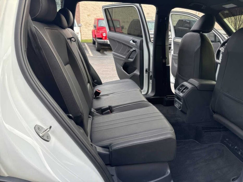 Volkswagen Tiguan SEL R-Line 4Motion      2024